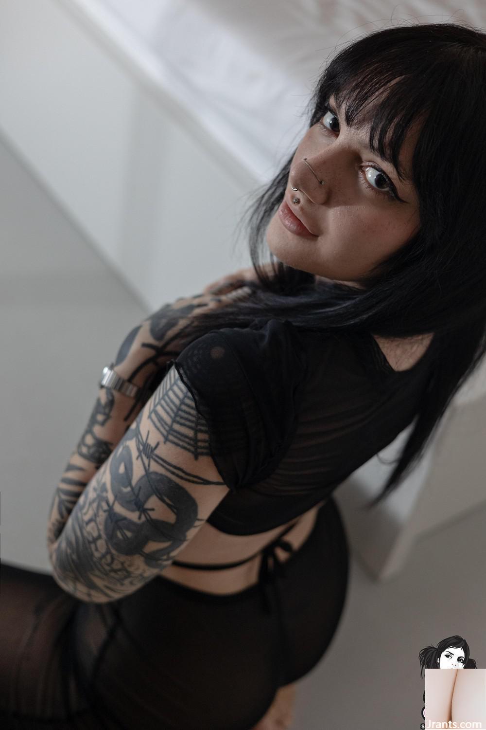 (Suicide Girls) 29.12.2024-Zzef – Dark Veil (57P)