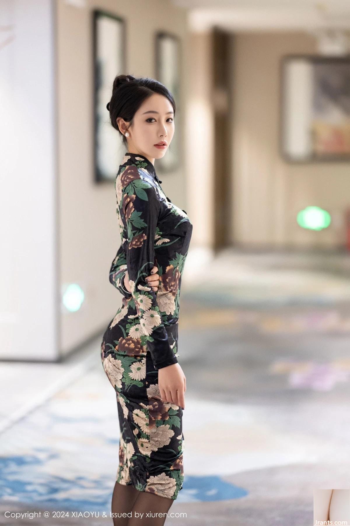 XiaoYu) Vo1.1218 Model Su Sua cheongsam hitam seksi memperlihatkan pakaian dalam sutra hitam dengan foto godaan sutra hitam ultra-tipis yang menawan (78P)