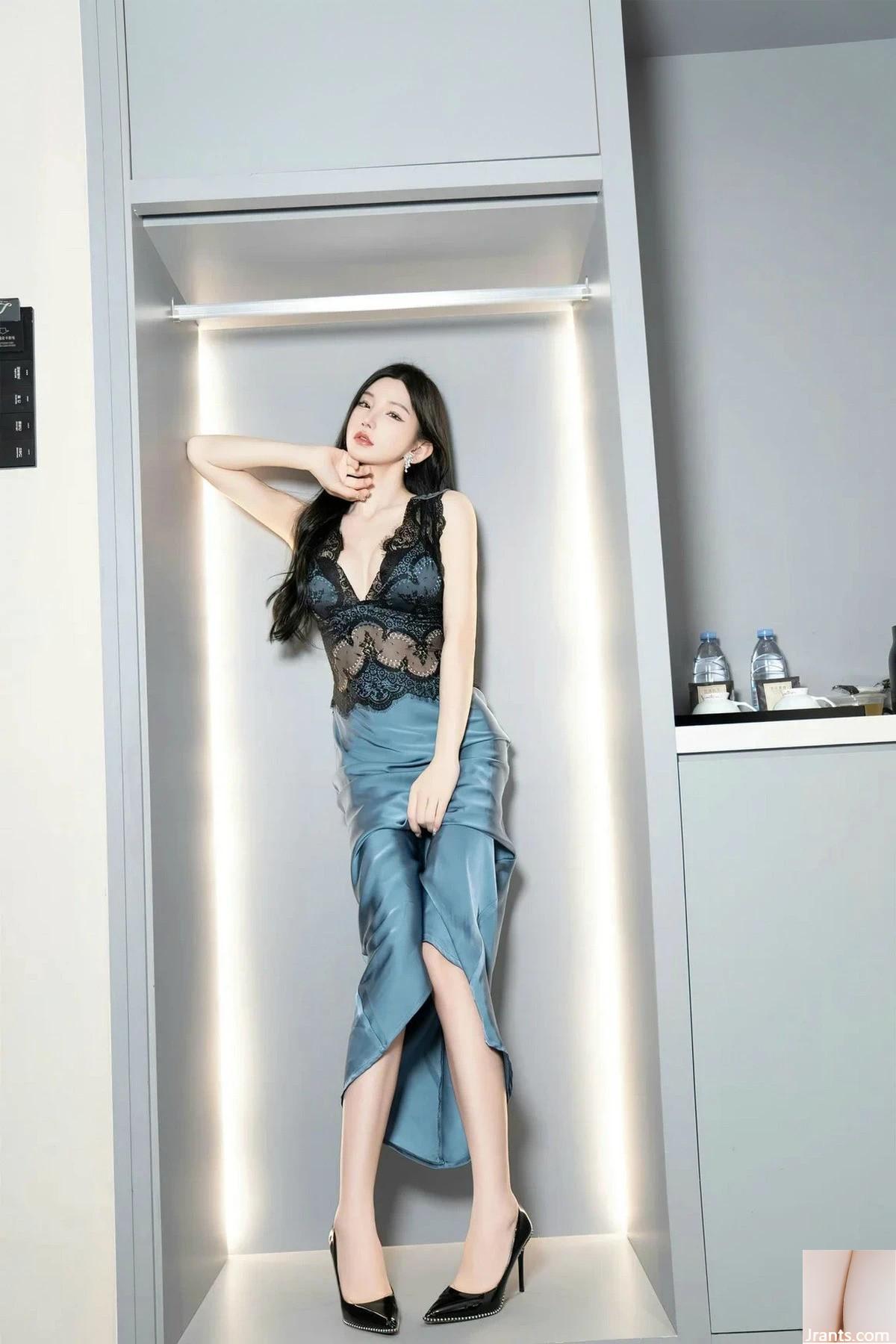 Il numero 8242 di XiuRen della gonna lunga di seta sexy della dea Zhou Yuxi Sally + tuta di tulle nero che mostra una foto di tentazione del corpo perfetto (107P)