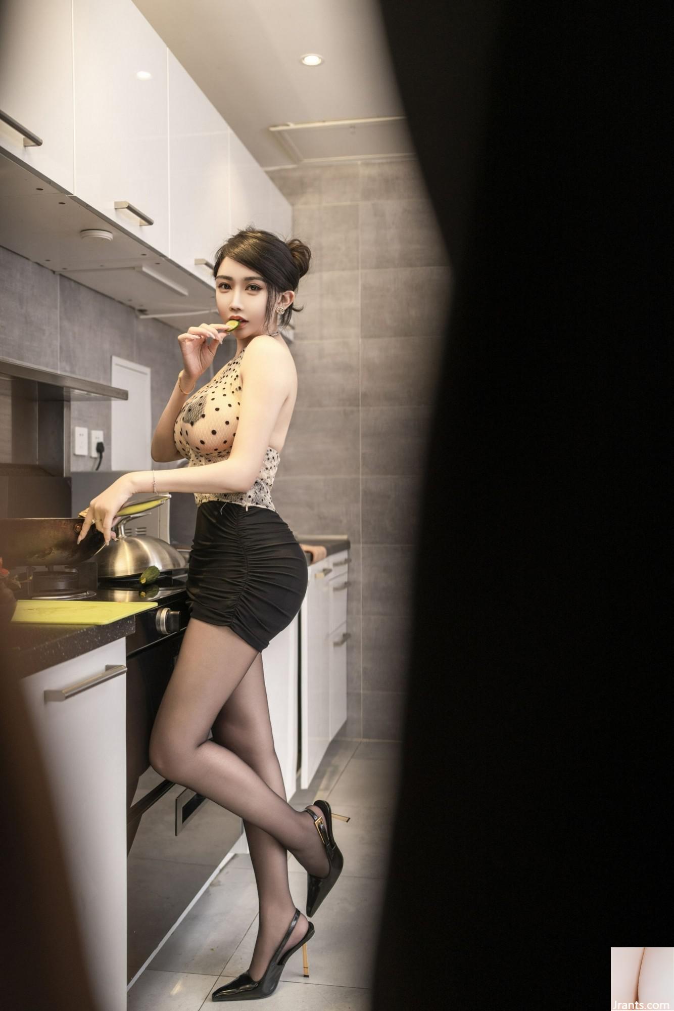 (XiuRen ekstra) Model cantik XiuRen Li Ruoxi &#8220;The Cook&#8217;s Tease&#8221; (96P)