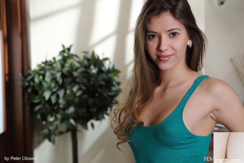 Femjoy-Avery secara Alami