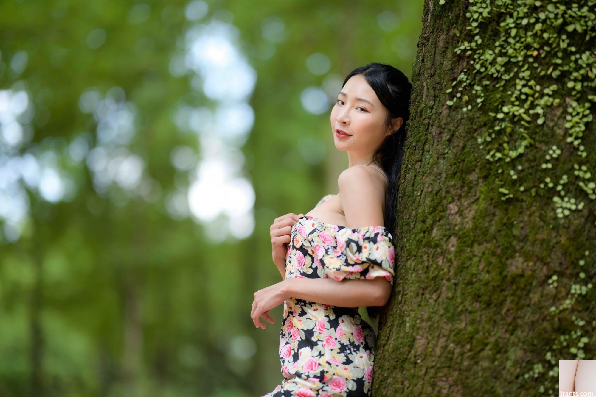 (Capítulo extra sobre lindas pernas) Modelo de beleza de pernas compridas Sunny em vestido de salto alto e lindas pernas (115P)