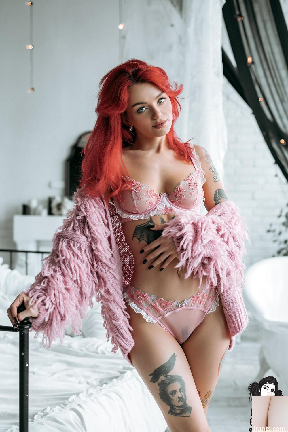 (Suicide Girls) 3 gennaio 2025 -sinni – Sto bene in rosa (44P)