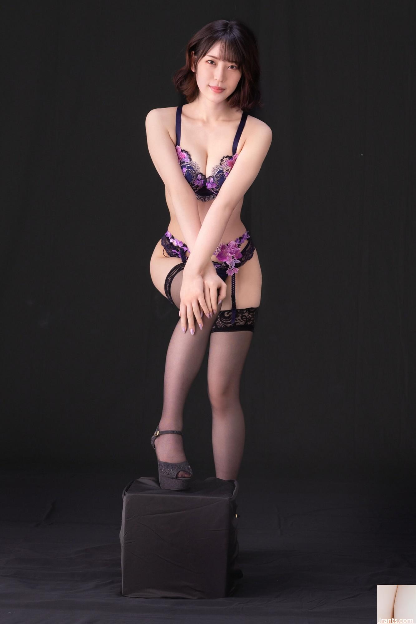 ((Set model Jepang) &#8220;POSE SEXY Absolut&#8221; Takimoto Shizukuha (63P)