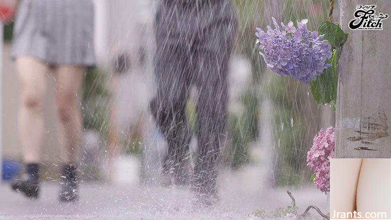 Rin Usami: Lambidas e relações sexuais com uma linda garota de uniforme. Sedução proibida de uma estudante encharcada de chuva forte.. (20P)