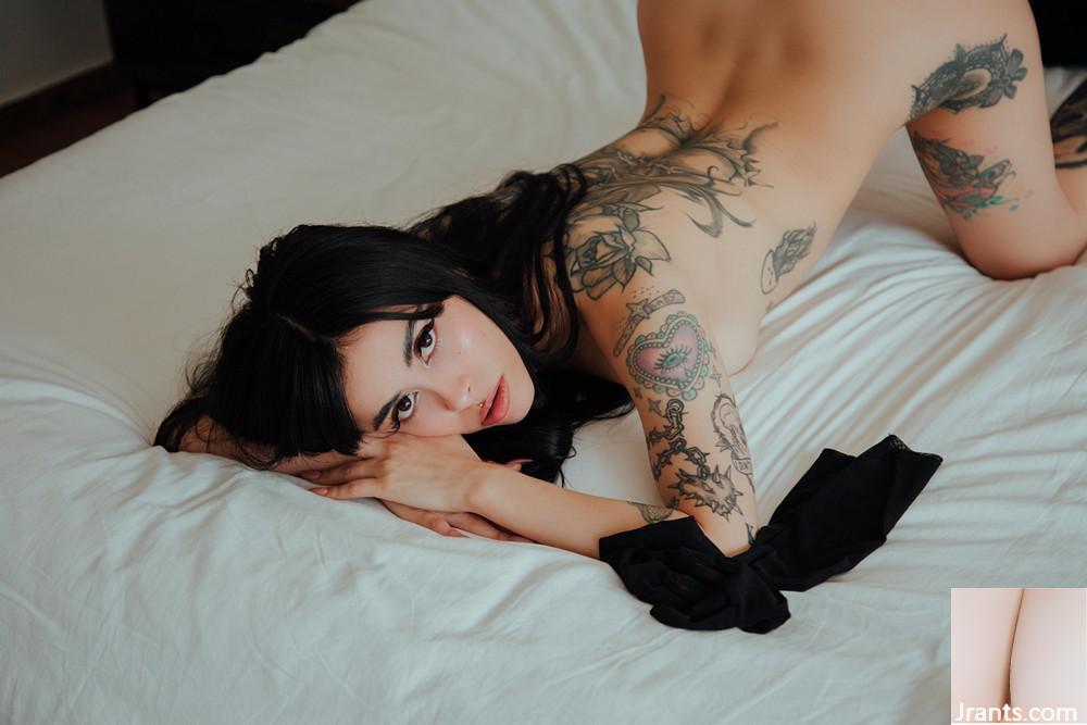 (Suicide Girls) 10 janvier 2025 -Littlesatan -Une petite mort (60P)