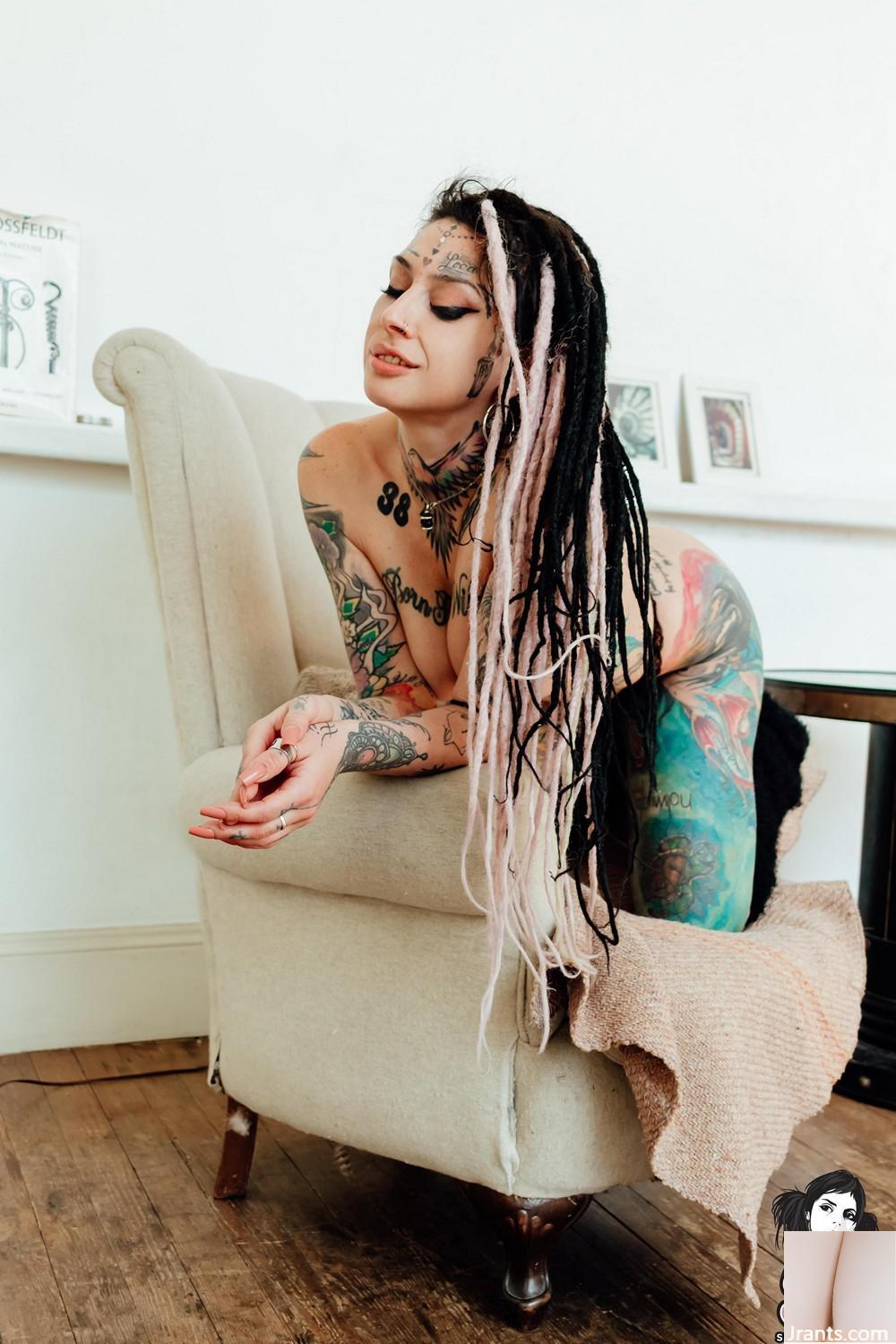 (Suicide Girls) 17 de janeiro de 2025-Elfika -Mystify (46P)