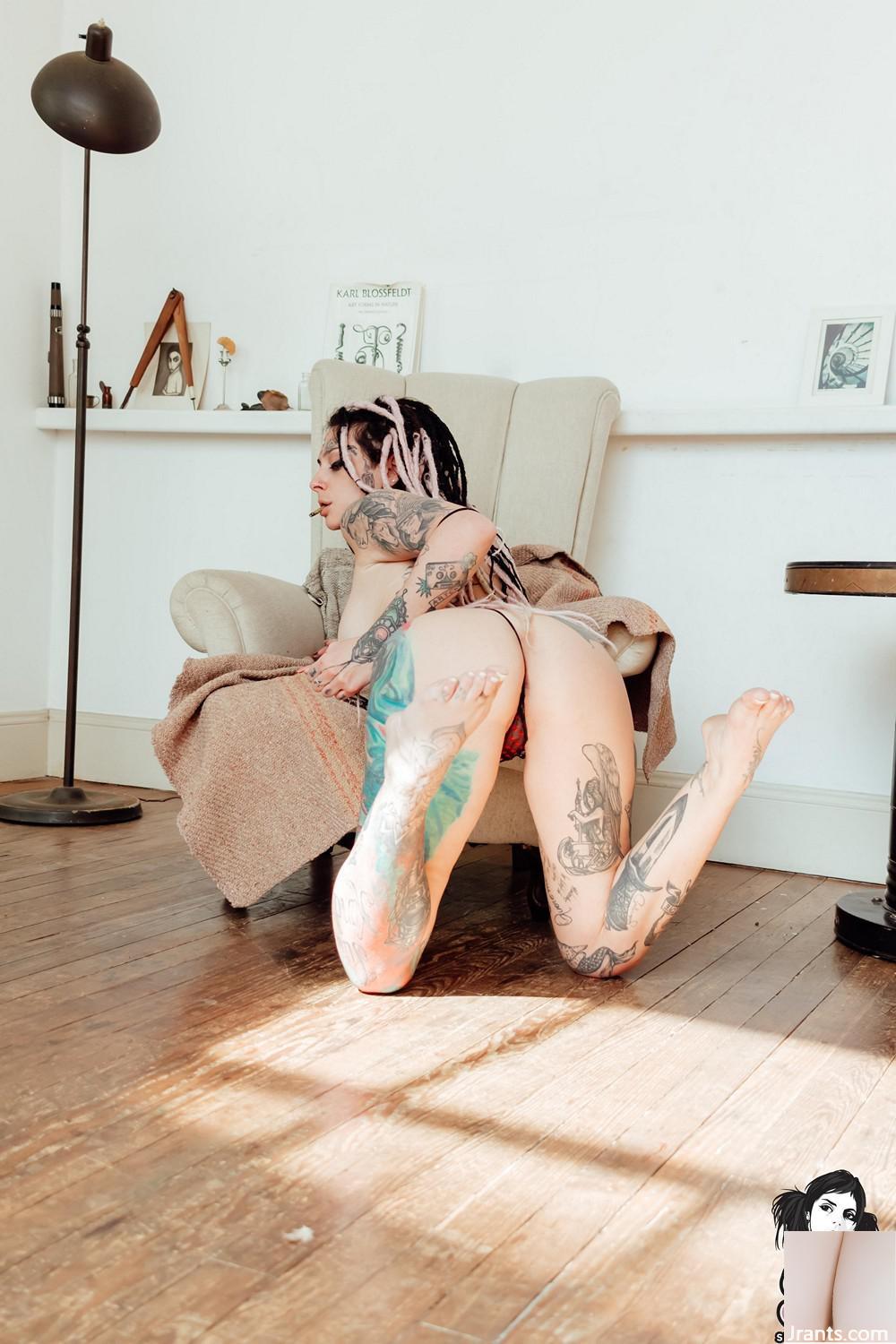 (Suicide Girls) 17 de janeiro de 2025-Elfika -Mystify (46P)