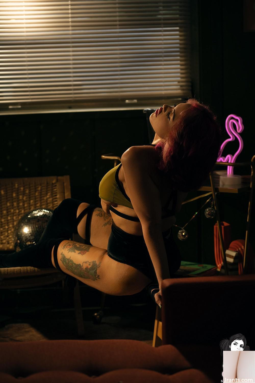 Suicide Girls) 15 de janeiro de 2025 -Citradelicsunset – Disco Queen (52P)