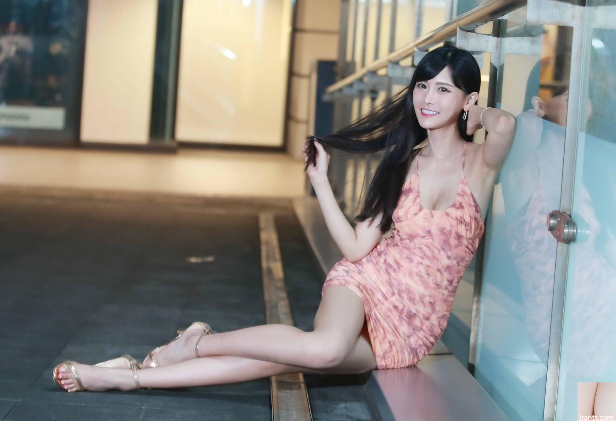 (Bab tambahan tentang kaki yang indah) Model cantik berkaki panjang Xu Hailing dalam balutan gaun, rok pendek, sepatu hak tinggi, dan kaki yang indah (104P)