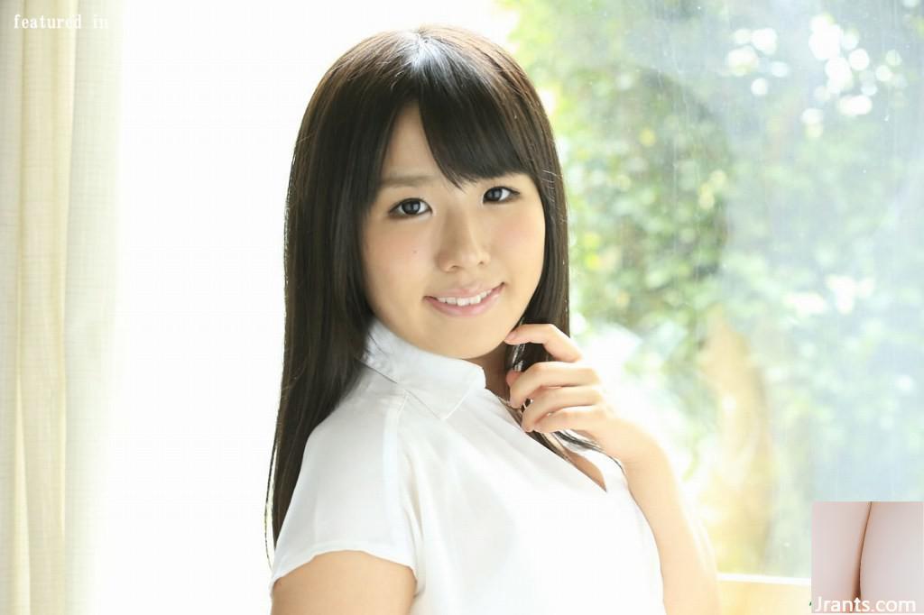 LE fonctionnaire non officiel en uniforme, le bizuri potelé Yusa Minami (37P)