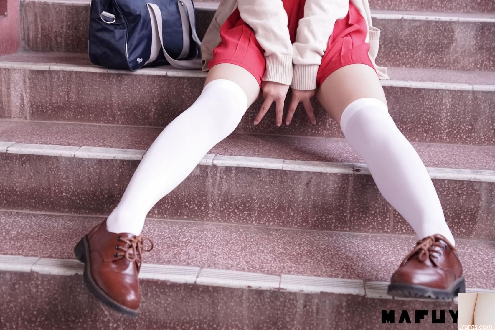 (MAFUYU) Loli Kameita Mafuyu Classroom Red Water K Chaussettes au-dessus du genou en soie (112P)