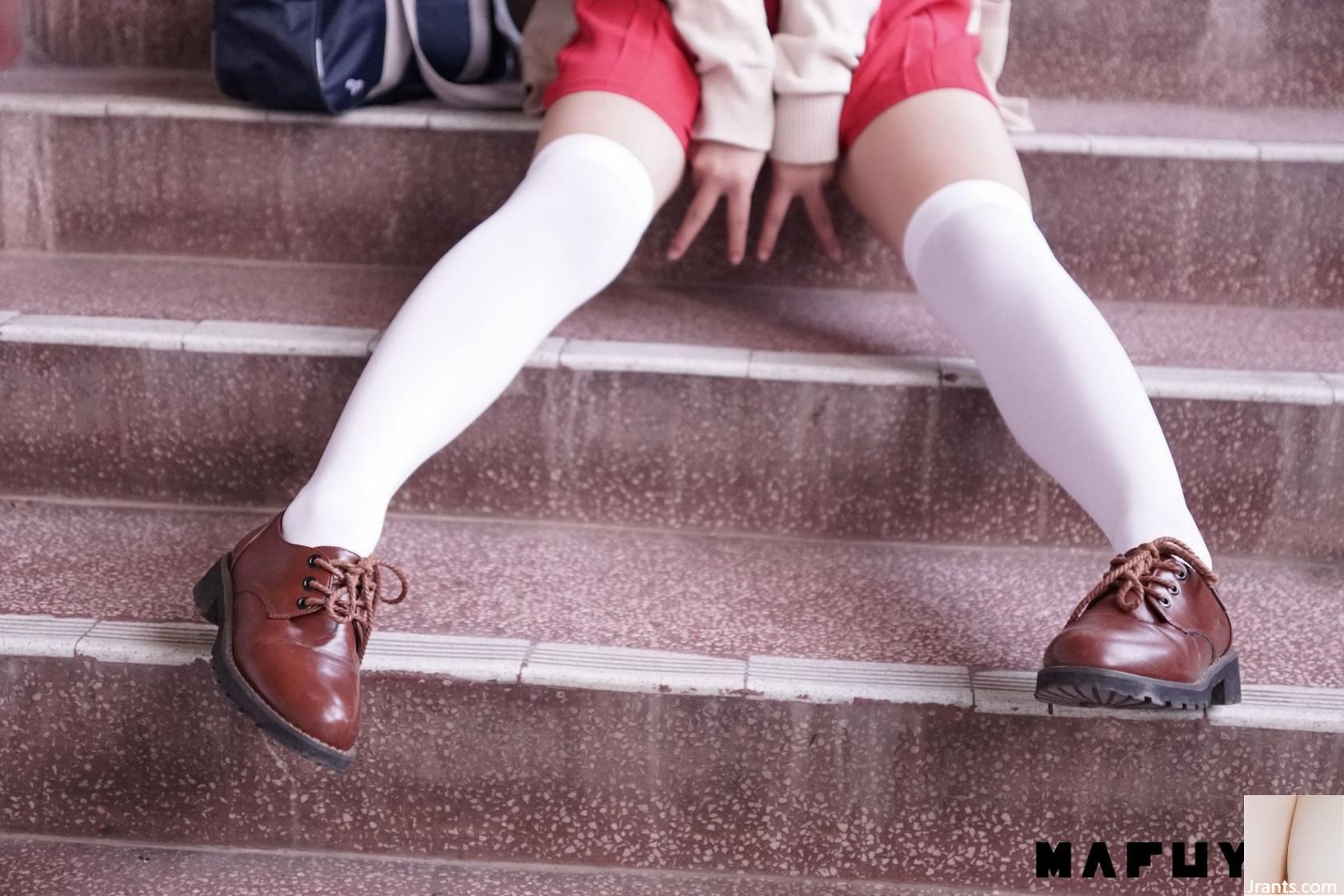 (MAFUYU) Loli Kameita Mafuyu Classroom Red Water K Chaussettes au-dessus du genou en soie (112P)