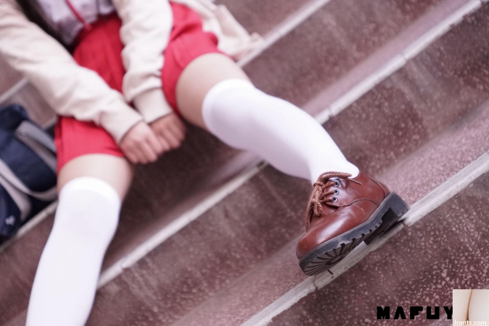 (MAFUYU) Loli Kameita Mafuyu Classroom Red Water K Chaussettes au-dessus du genou en soie (112P)