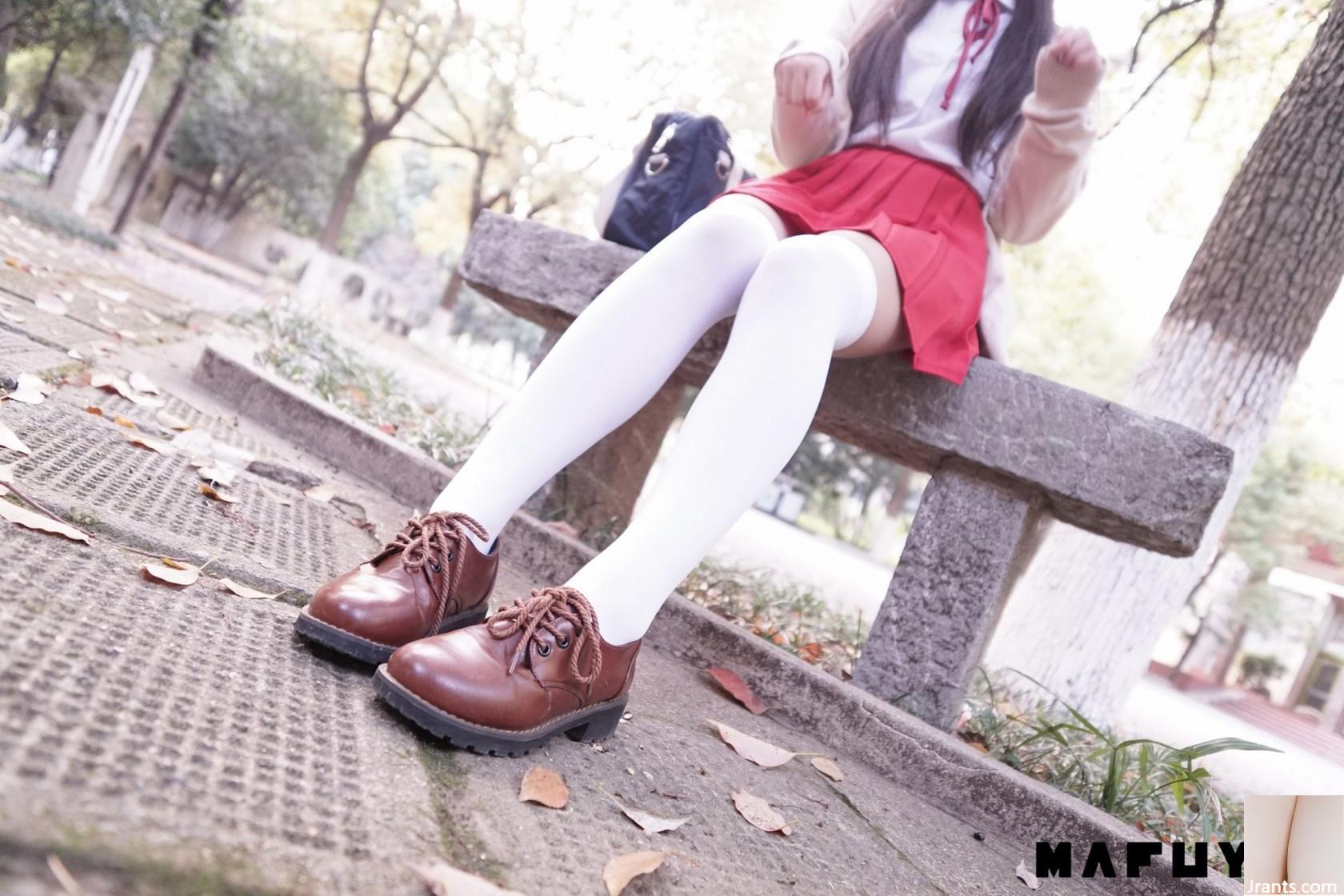 (Mafuuu) Lolita Shenli Board True Winter Klassenzimmer rotes Wasser K Sir Simpan Socken (112p)