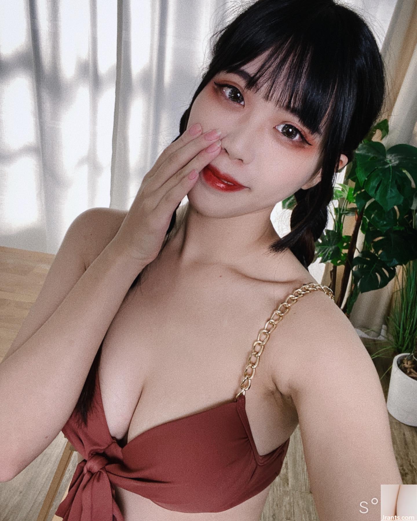 (ပ Ruby Xiaoxu &#8220; ပူပြင်းသည့်ခန္ဓာကိုယ်သည်ပစ္စည်းများနှင့်အမွှေးနံ့သာများနှင့်ပြည့်နှက်နေသည် (28p)