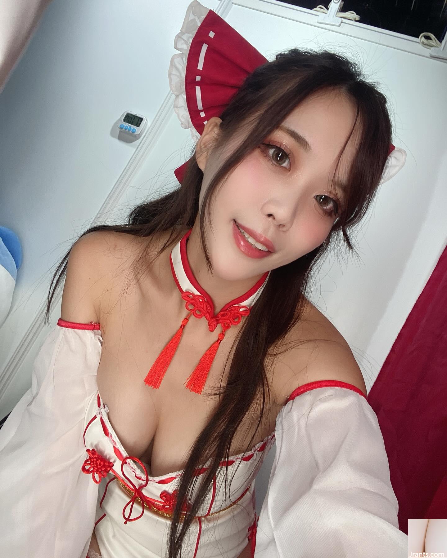 (ပ Ruby Xiaoxu &#8220; ပူပြင်းသည့်ခန္ဓာကိုယ်သည်ပစ္စည်းများနှင့်အမွှေးနံ့သာများနှင့်ပြည့်နှက်နေသည် (28p)