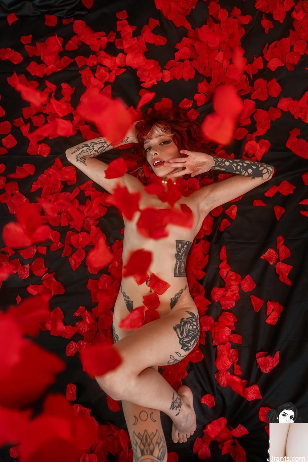 (Suicide Girls) 20. Januar 2025 -Catfois -Reißzähne und Rosen (48p)