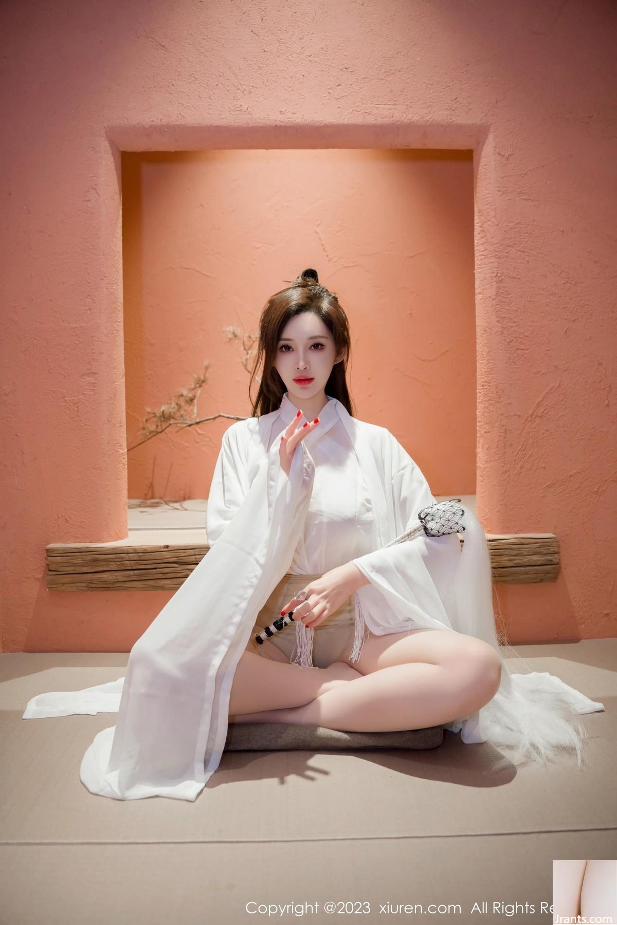 Zhou Yan Xixian Tante Styling White Road Robe (95p)