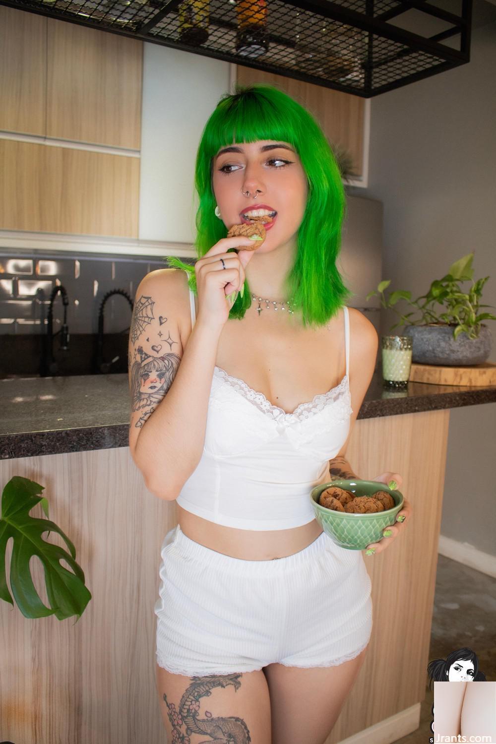 (Suicide Girls) 25 de enero de 2025 -Akemiangel -Nuestro dulce desayuno (54p)