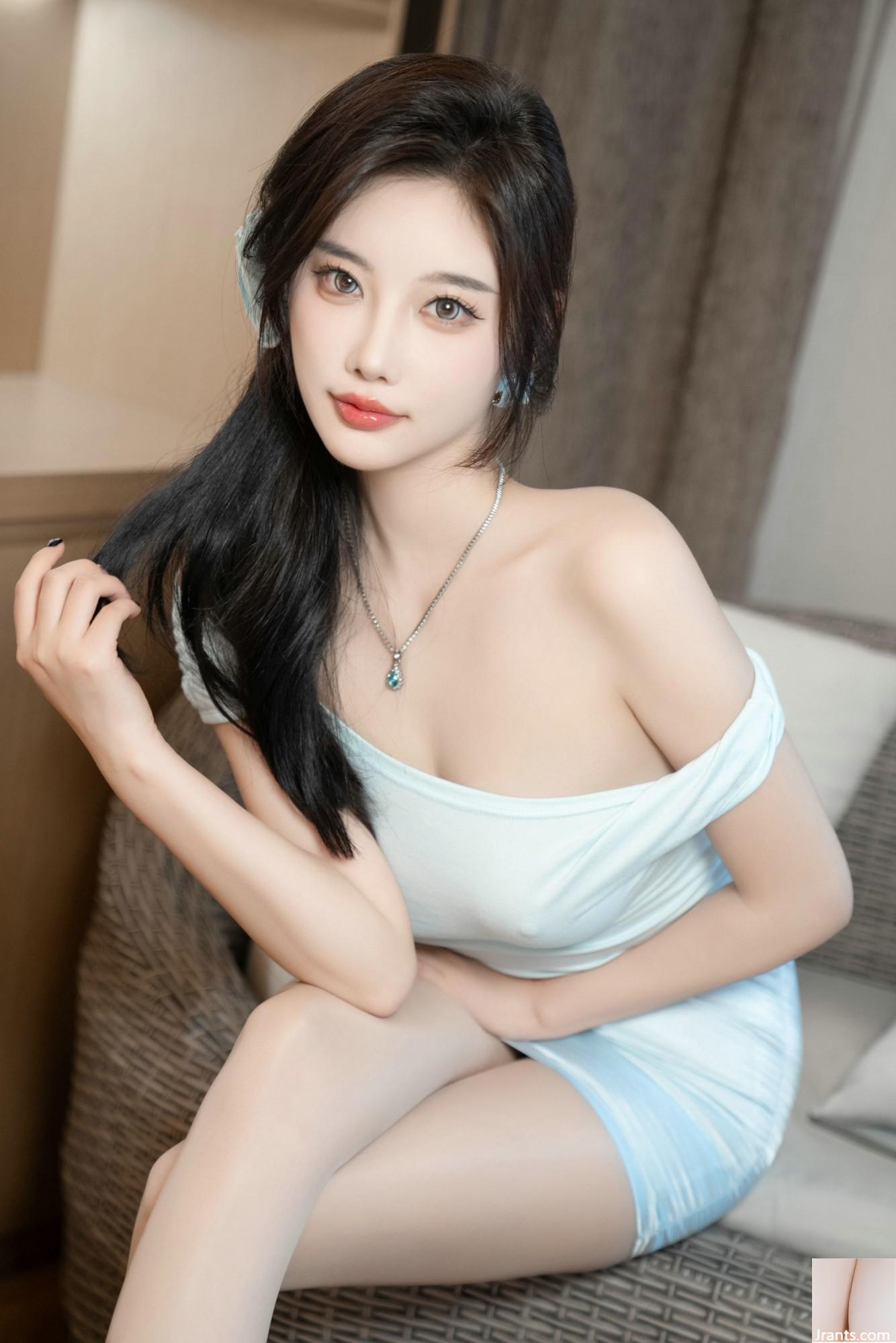 (온라인 컬렉션) Xiuren Beauty Model Yang Chenchen 약간 밀도가 높은 흰색 스타킹 (101p)