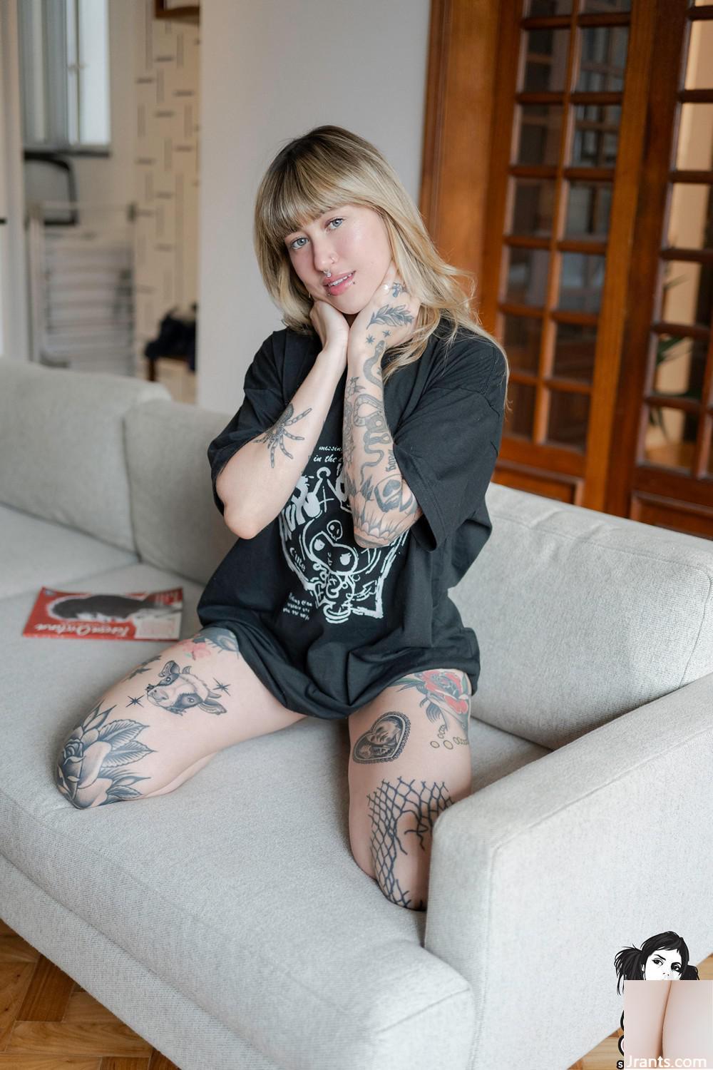 (Suicide Girls) 27 Jan.2025-Felline-Slow Hot Sore (50p)