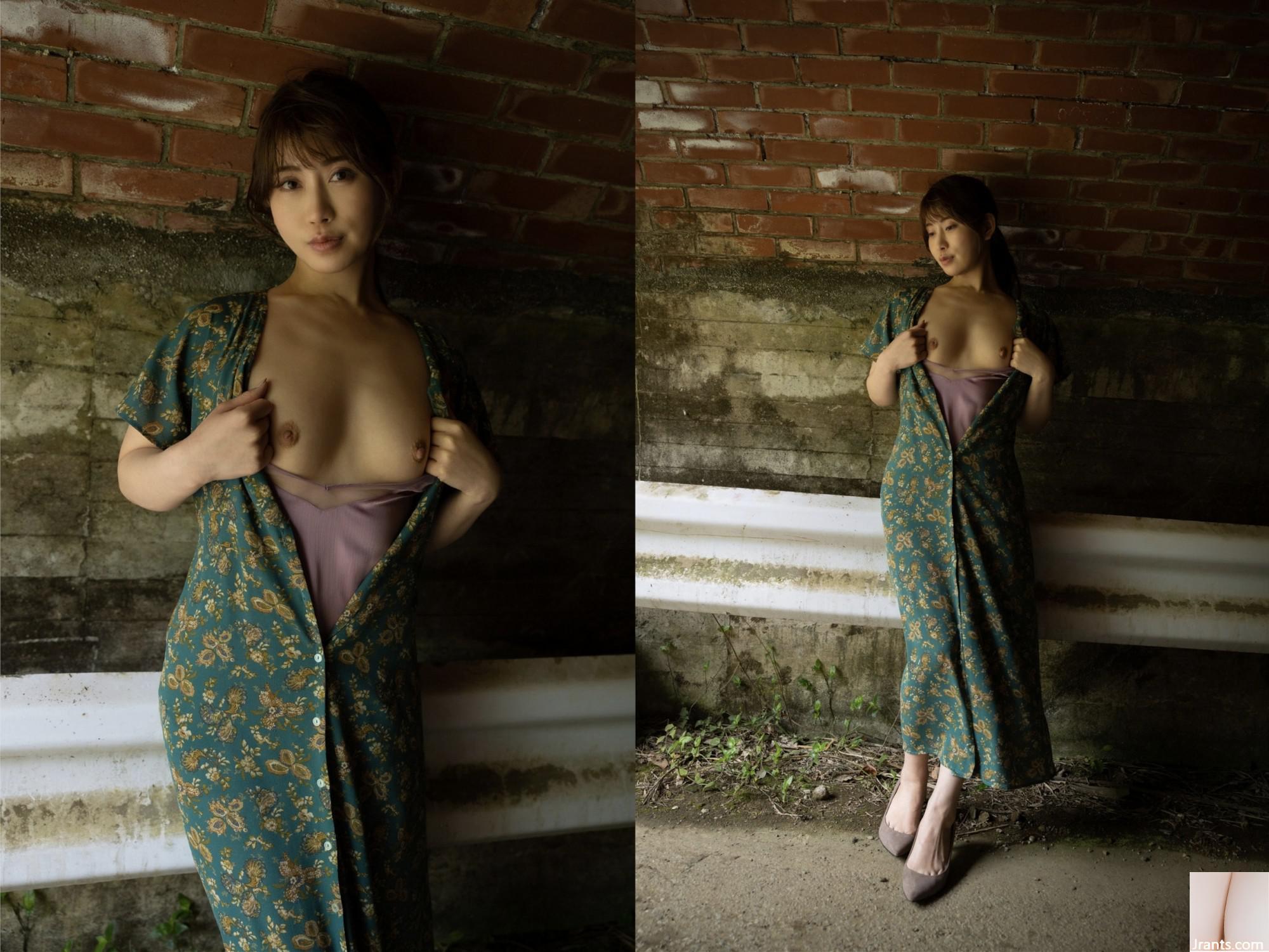 Kohinata Ikumi Mata-Do Photo Collection &#8220;Beautiful Person&#8221;(70p)