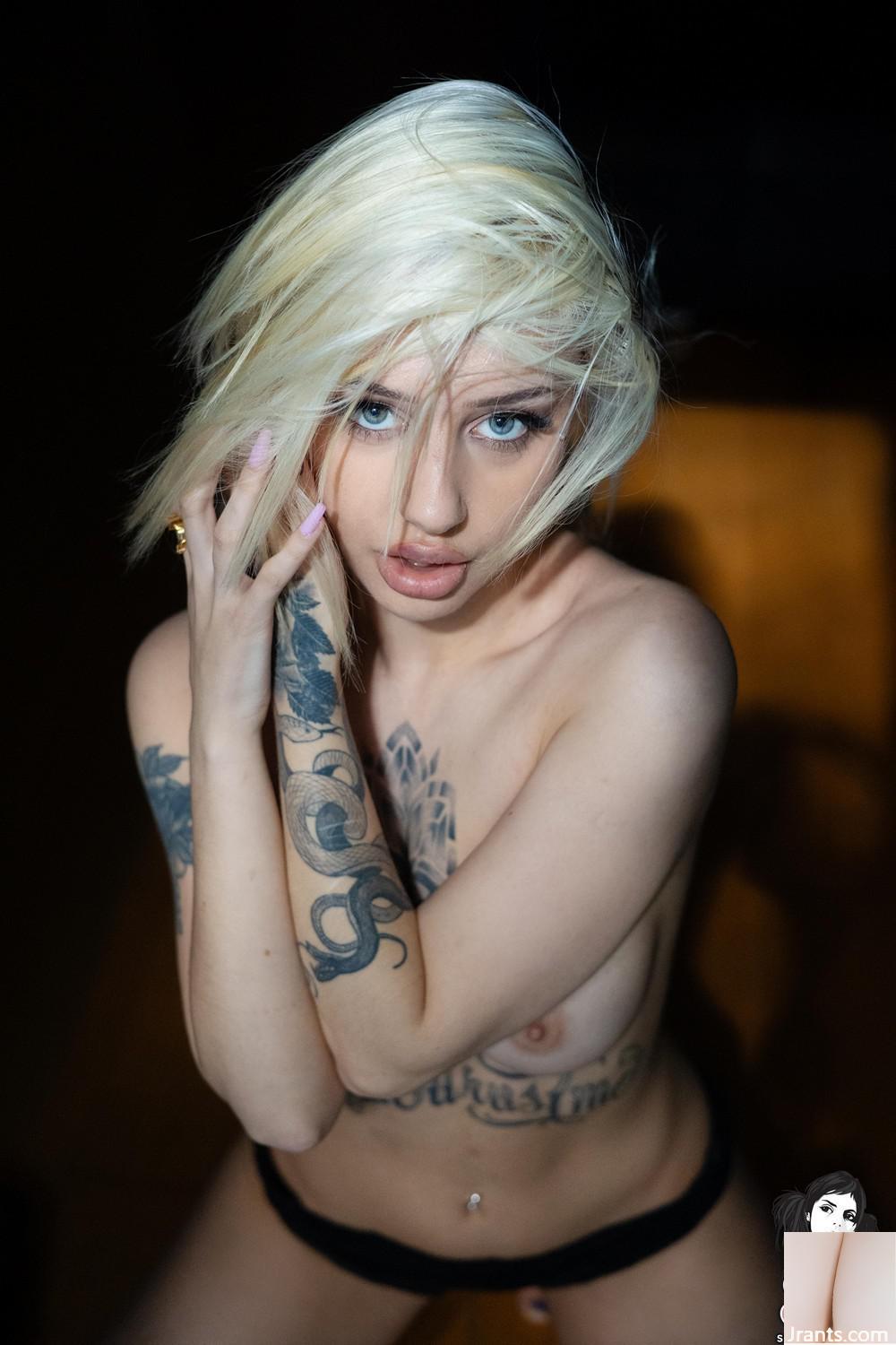 Suicide Girls) فوریه 03،2025 -Dianakolpaak -Between Light و Dark (49p)