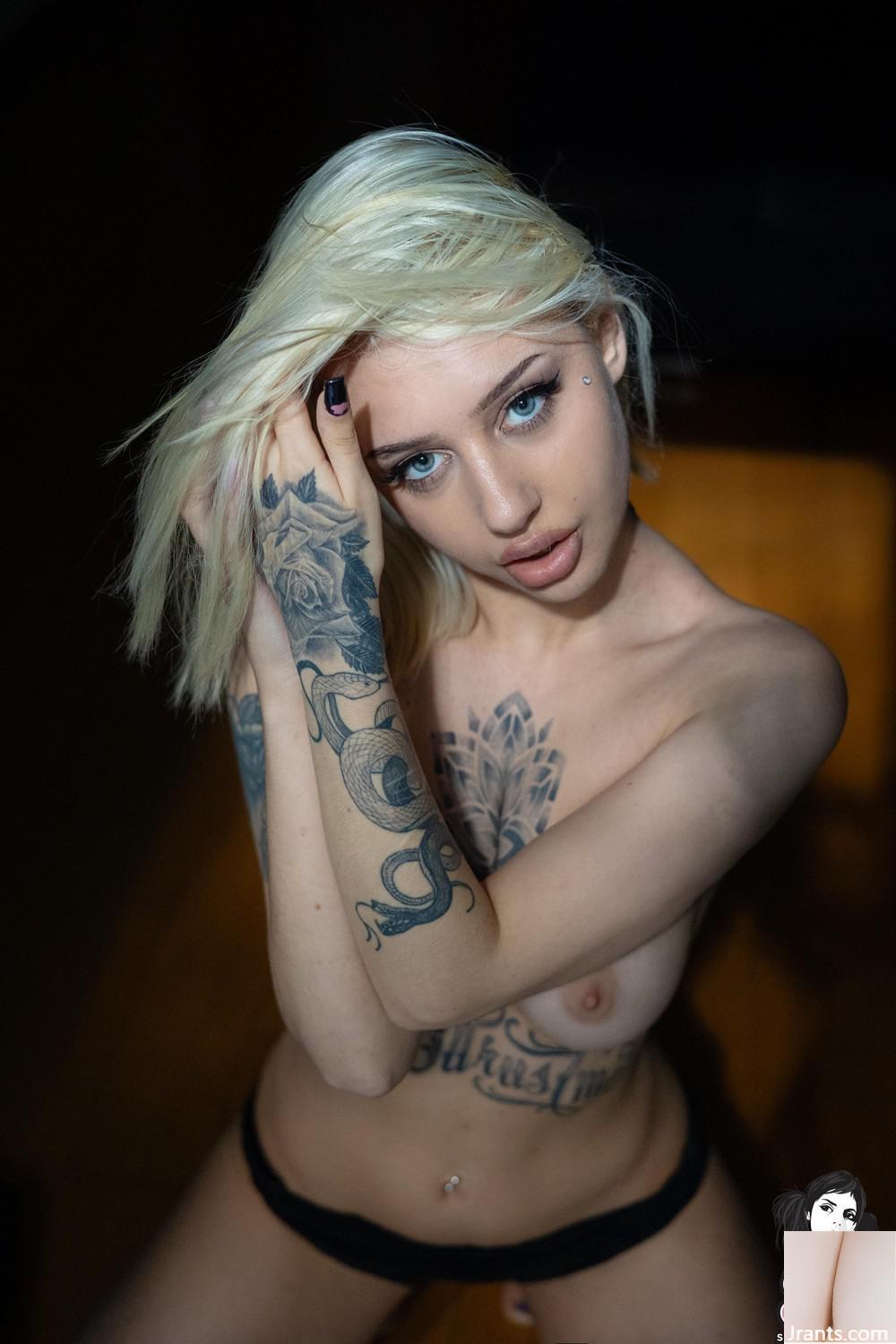 Suicide Girls) فوریه 03،2025 -Dianakolpaak -Between Light و Dark (49p)