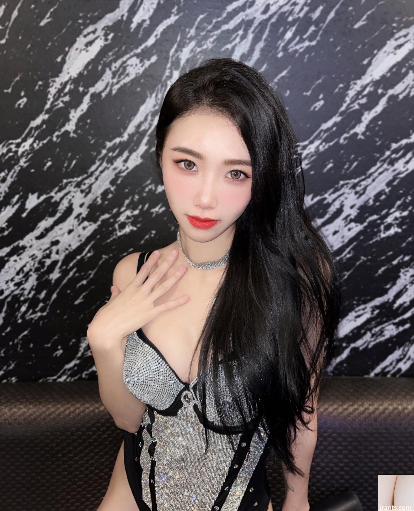 La bella dea &#8220;Zhang Xuan_erica&#8221; ​​sta seducendo la sua sensualità (20p)