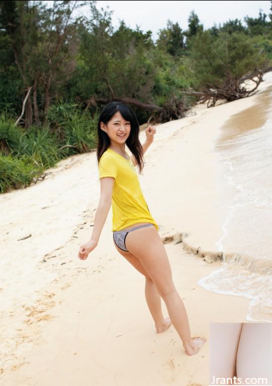 Nagisa Mitsuki (Photobook) Photobook &#8220; PRISM&#8221;  (နှိုးစက်) (နှိုးစက်) (106p)