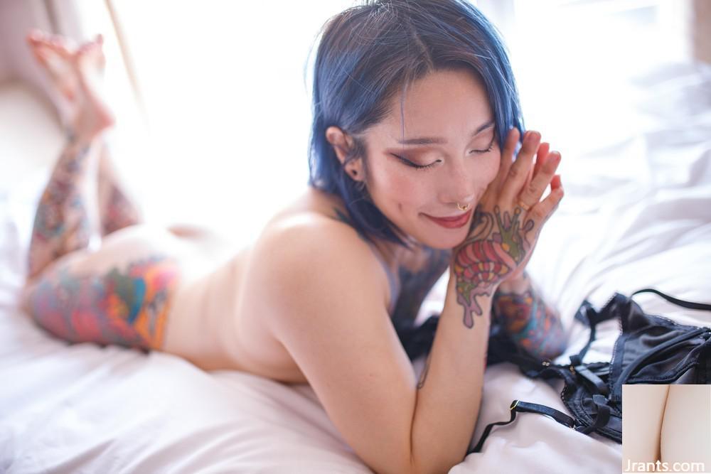 SuicideGirls আইয়ু -উনসচেডুলেড ছুটির দিন -এক্স 59 -জানুয়ারী 02 2025