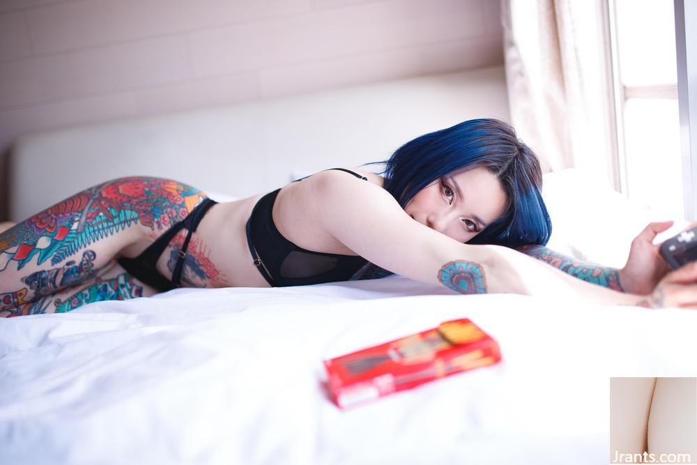 SuicideGirls আইয়ু -উনসচেডুলেড ছুটির দিন -এক্স 59 -জানুয়ারী 02 2025