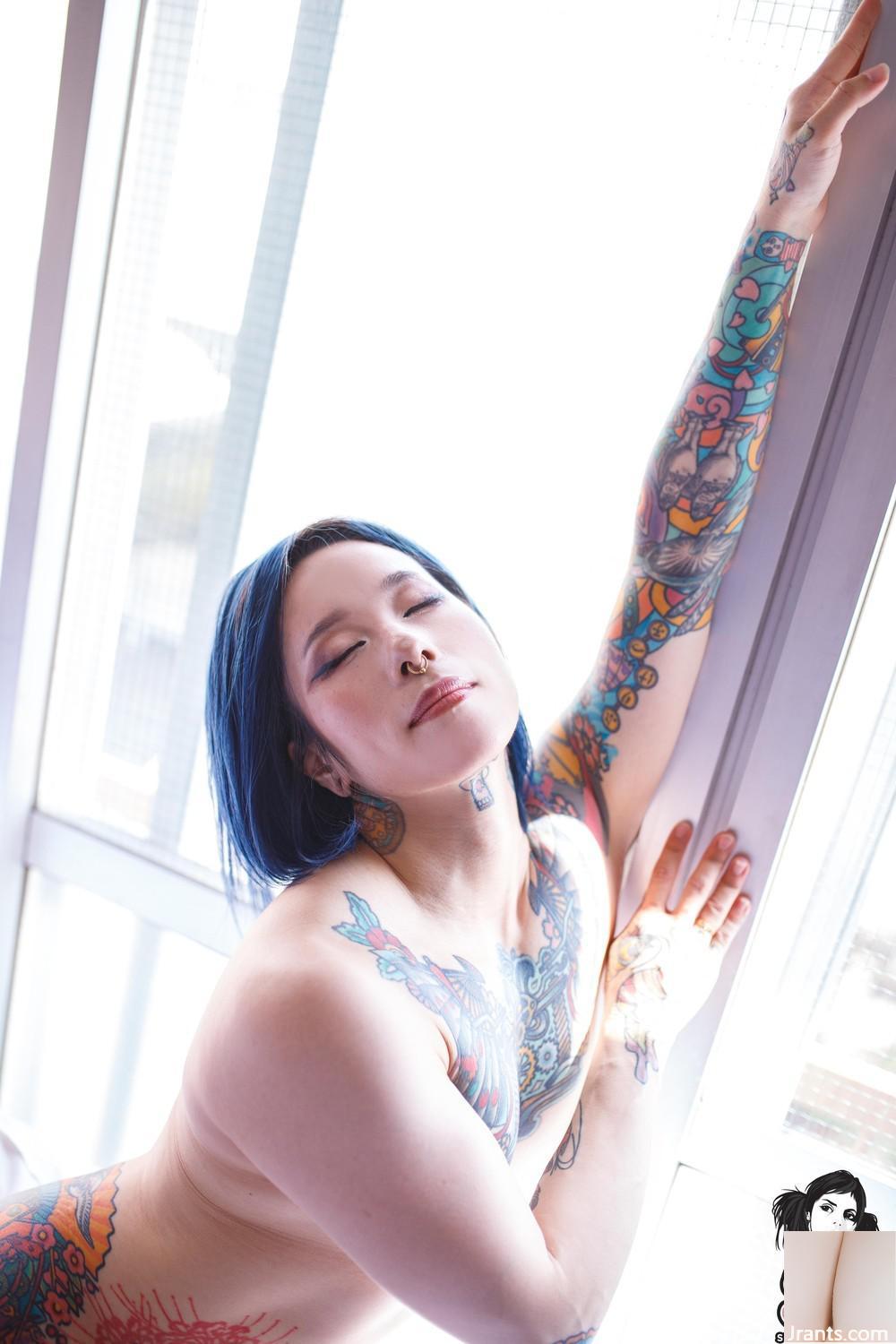 SuicideGirls আইয়ু -উনসচেডুলেড ছুটির দিন -এক্স 59 -জানুয়ারী 02 2025