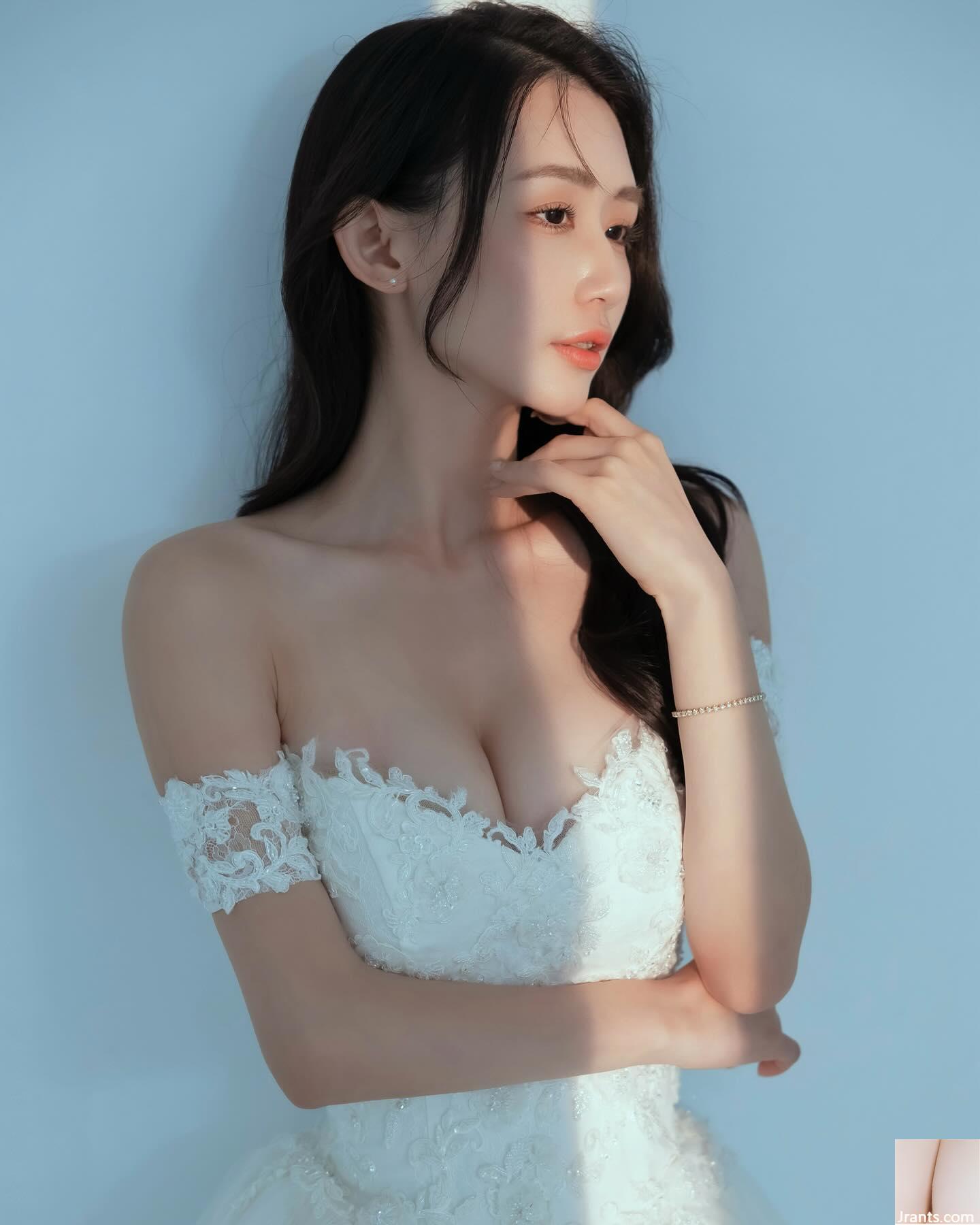 Kaki yang indah dan sosok cantik &#8220;Carina&#8221; memiliki kombinasi sempurna antara keanggunan dan pesona! (16p)
