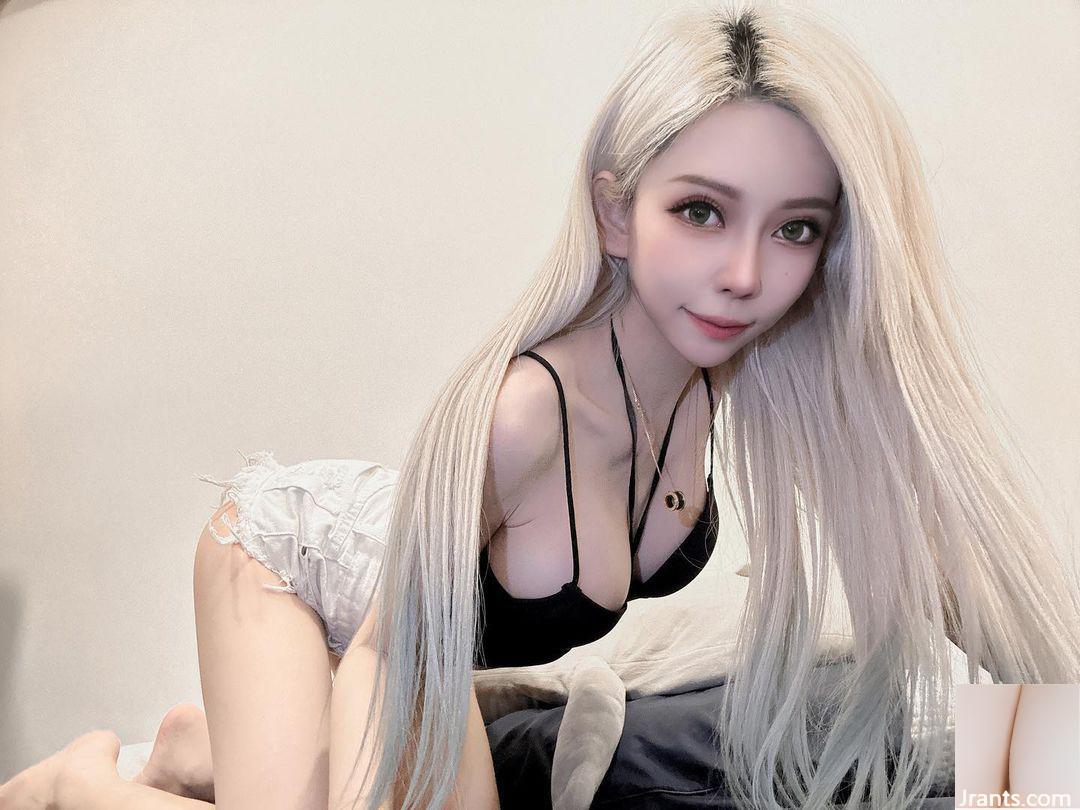 Menina linda e sexy da Malásia vem para Mikoeuvy (9p)
