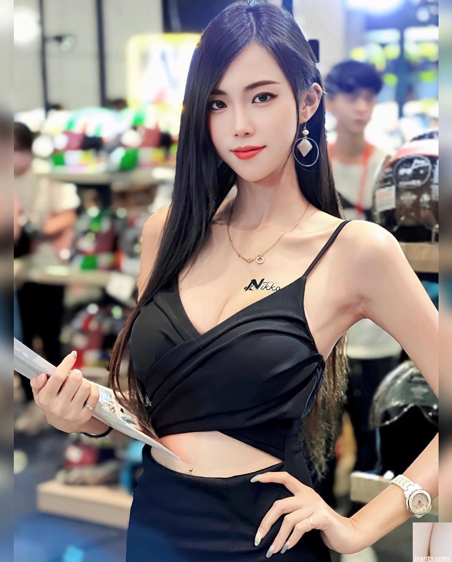 Curva corporal slim &#8220;yaoyao_yi_hsuan&#8221; é impecável (20p)