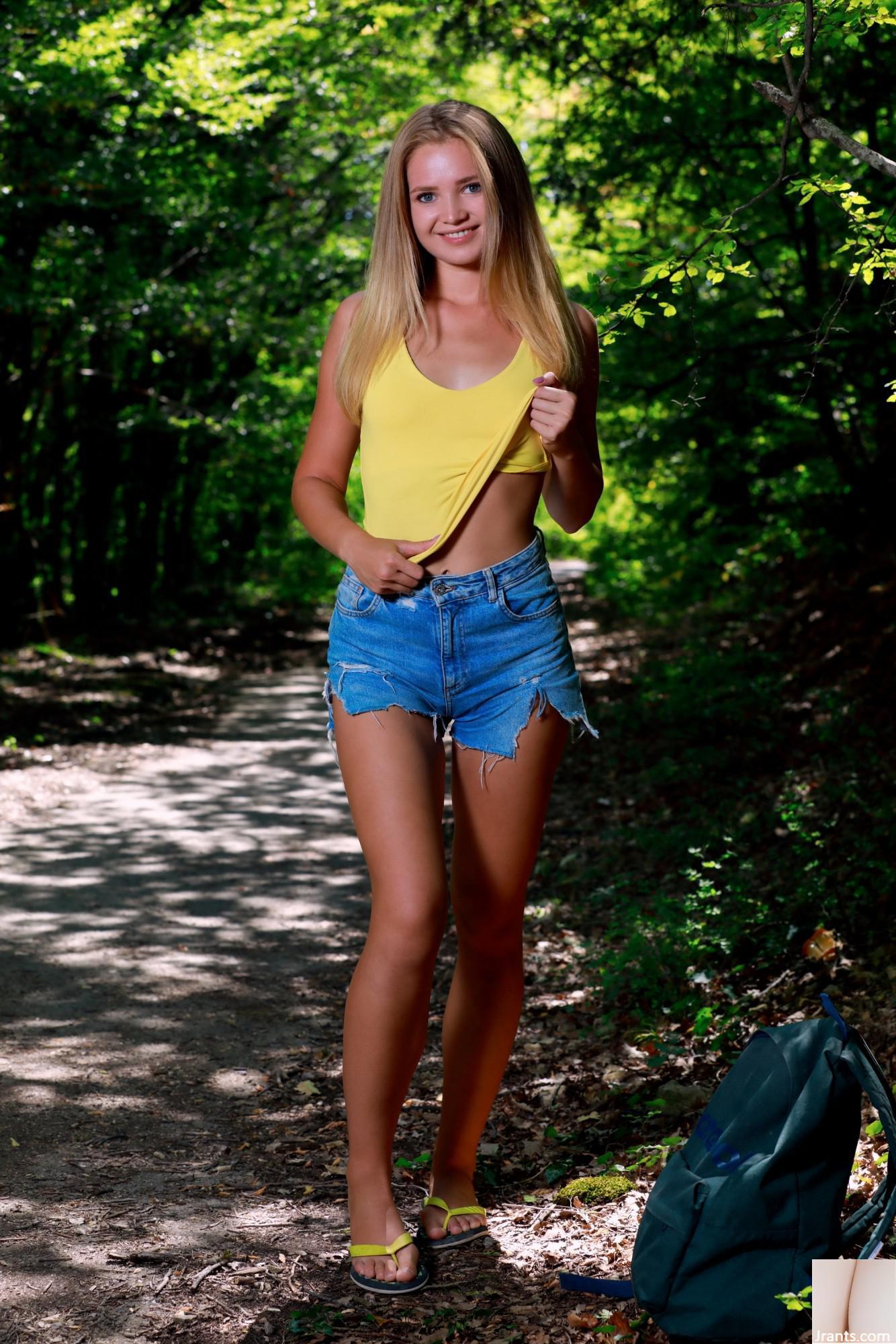 Gabriella &#8211; My Hike (120p)