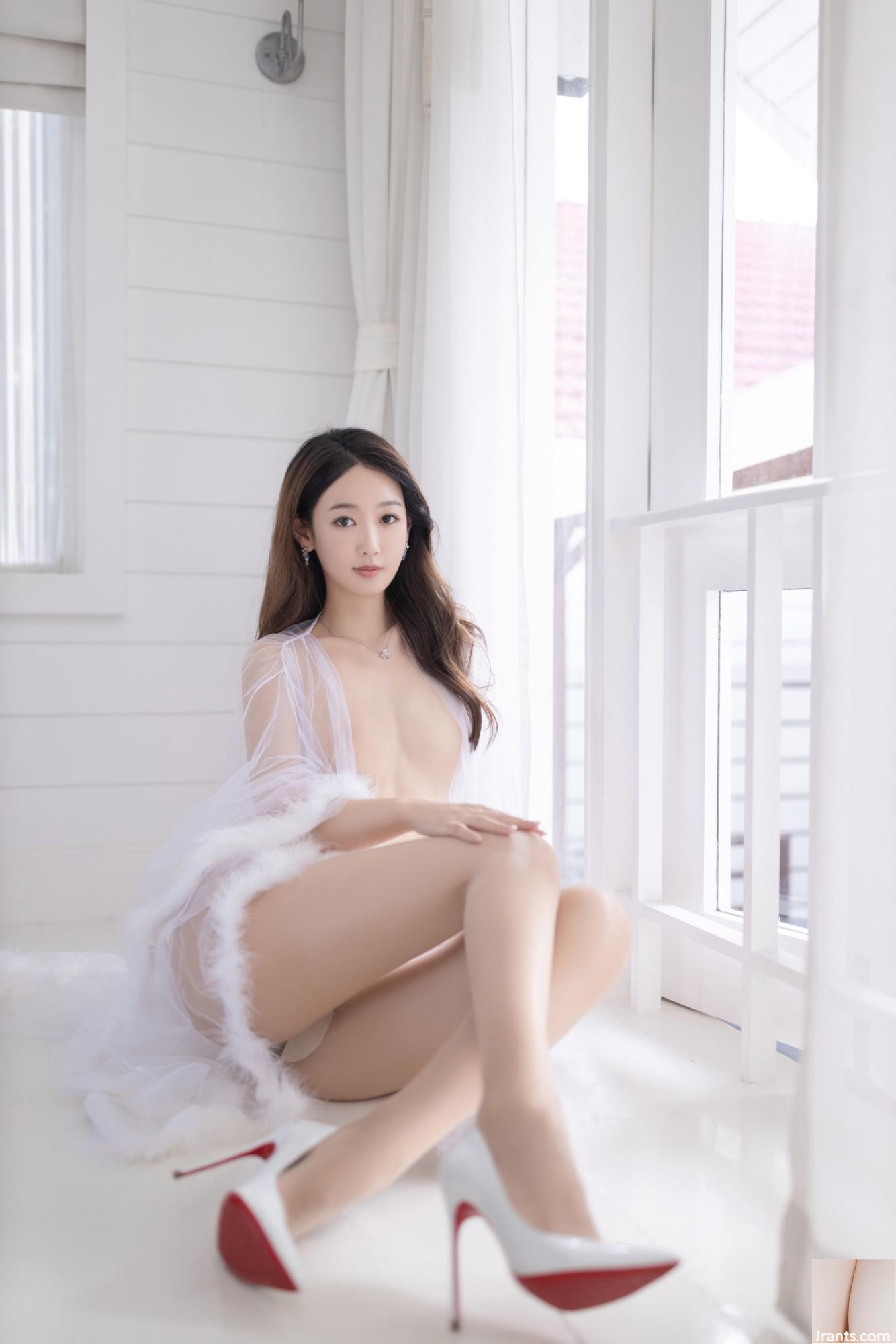 Tang Anqi &#8211; Saia de Garnish Branca Sexy (36p)