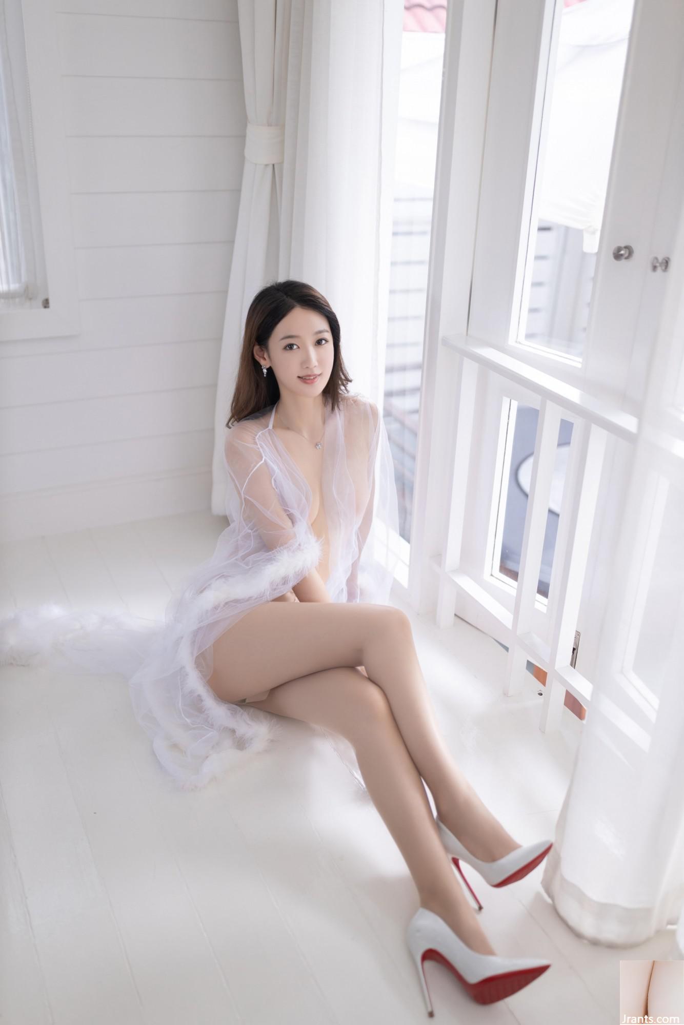 Tang Anqi &#8211; Skirt White Gornish sexy (36p)