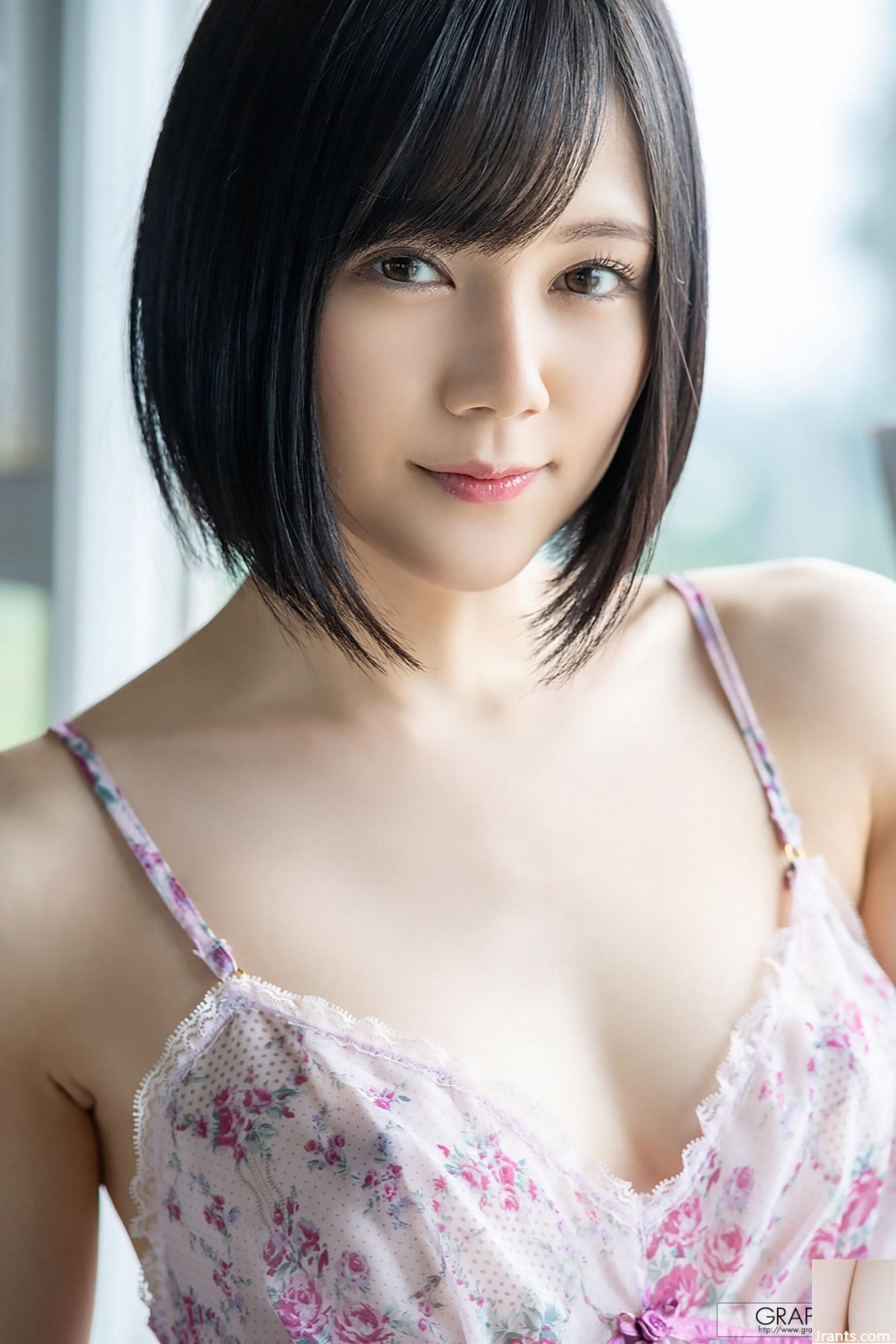 (Foto Set Model Jepang) Liang Sen Lingmeng &#8220;Graphis_Transparent Body&#8221; (143p)