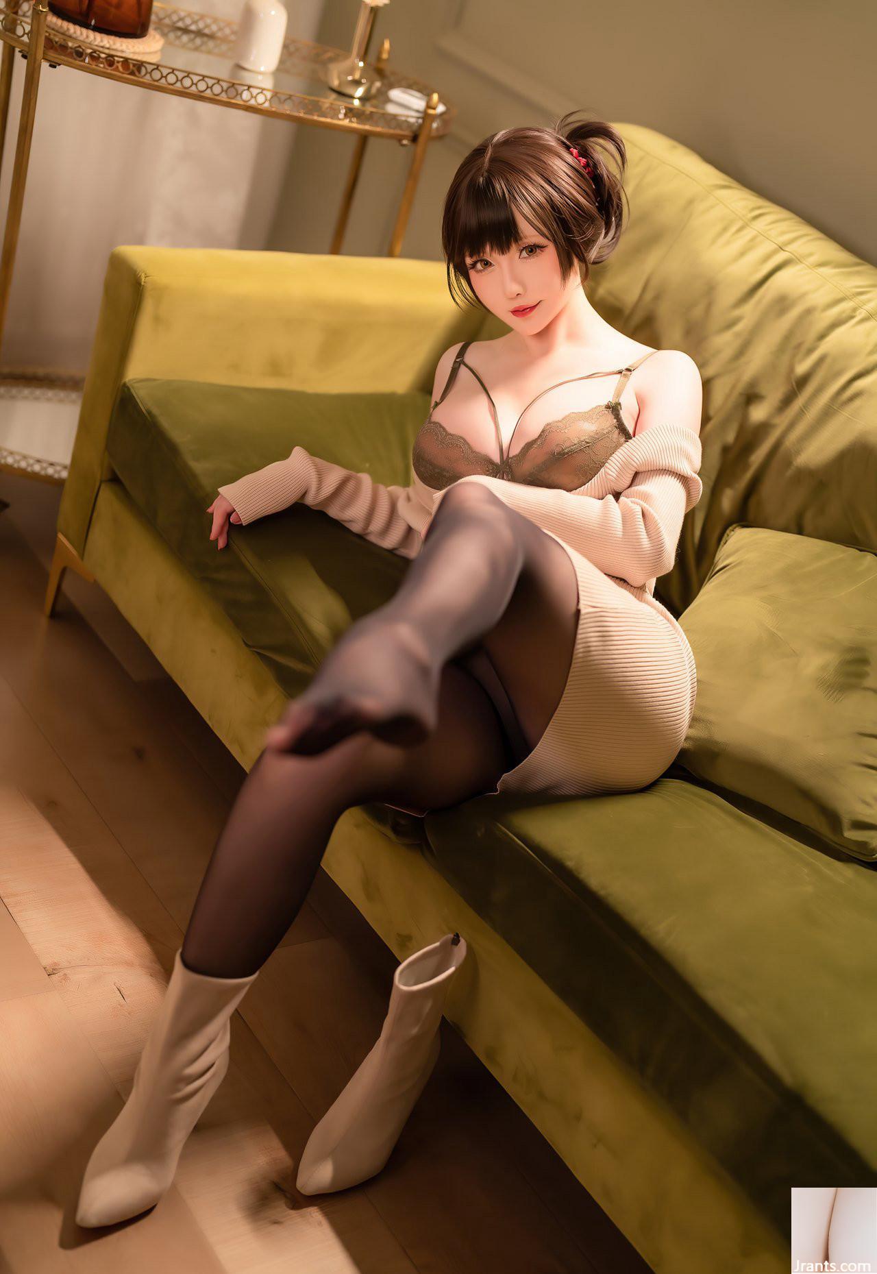 Bintang Zhiqian Sexy Black Stocking dan Payudara Besar yang Menggoda Memulit Putih dan Kulit Cosplay Foto (23p)