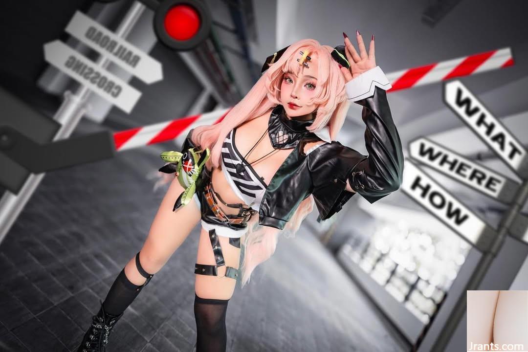 &#8222;Sayo Momo Cosplayer&#8220; exquisites Aussehen lässt die Menschen ihre Seele verlieren (20p)