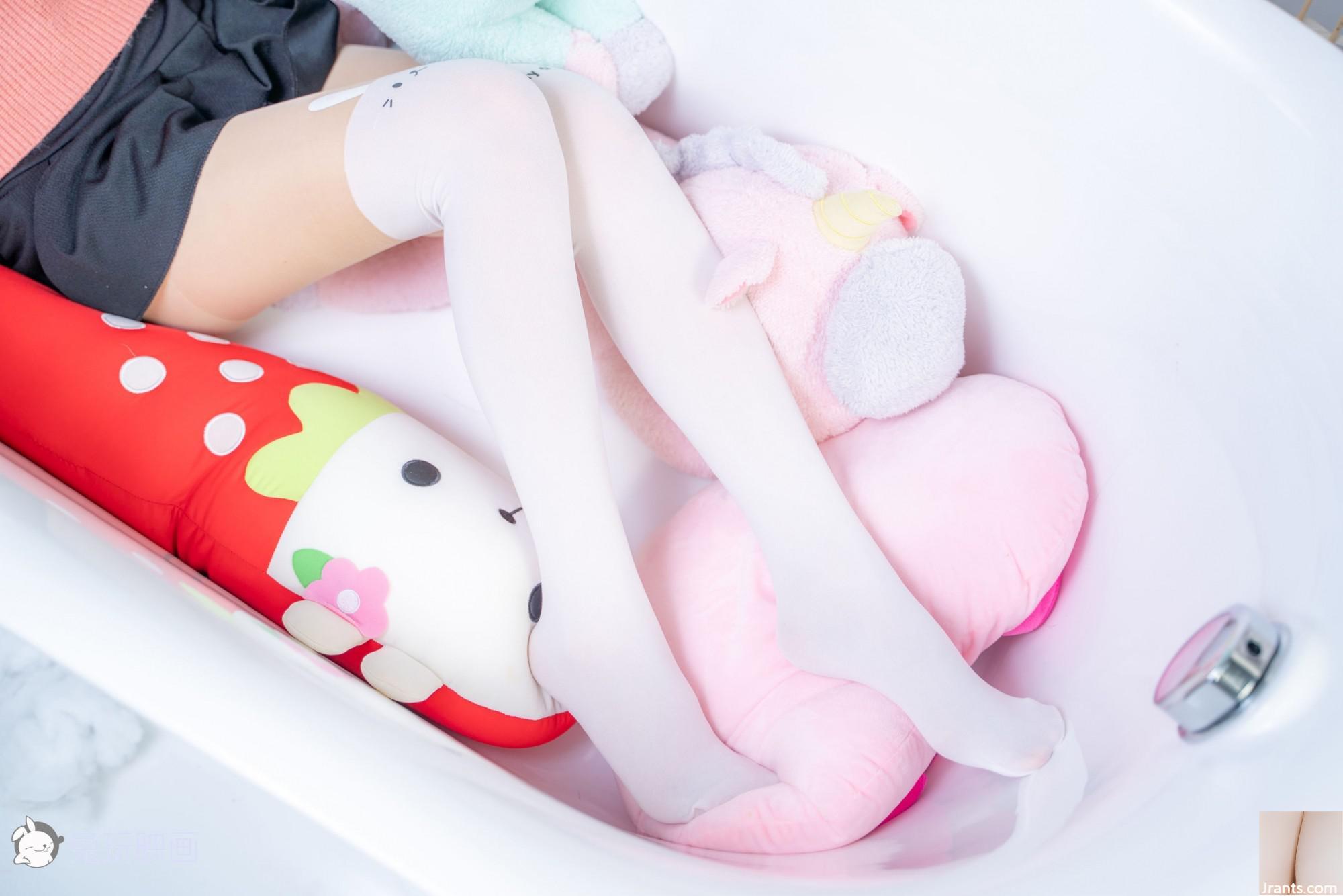 (Rabbit Plays With Movies) &#8211; Sexy Than Cute Rabbit Socks (46p)