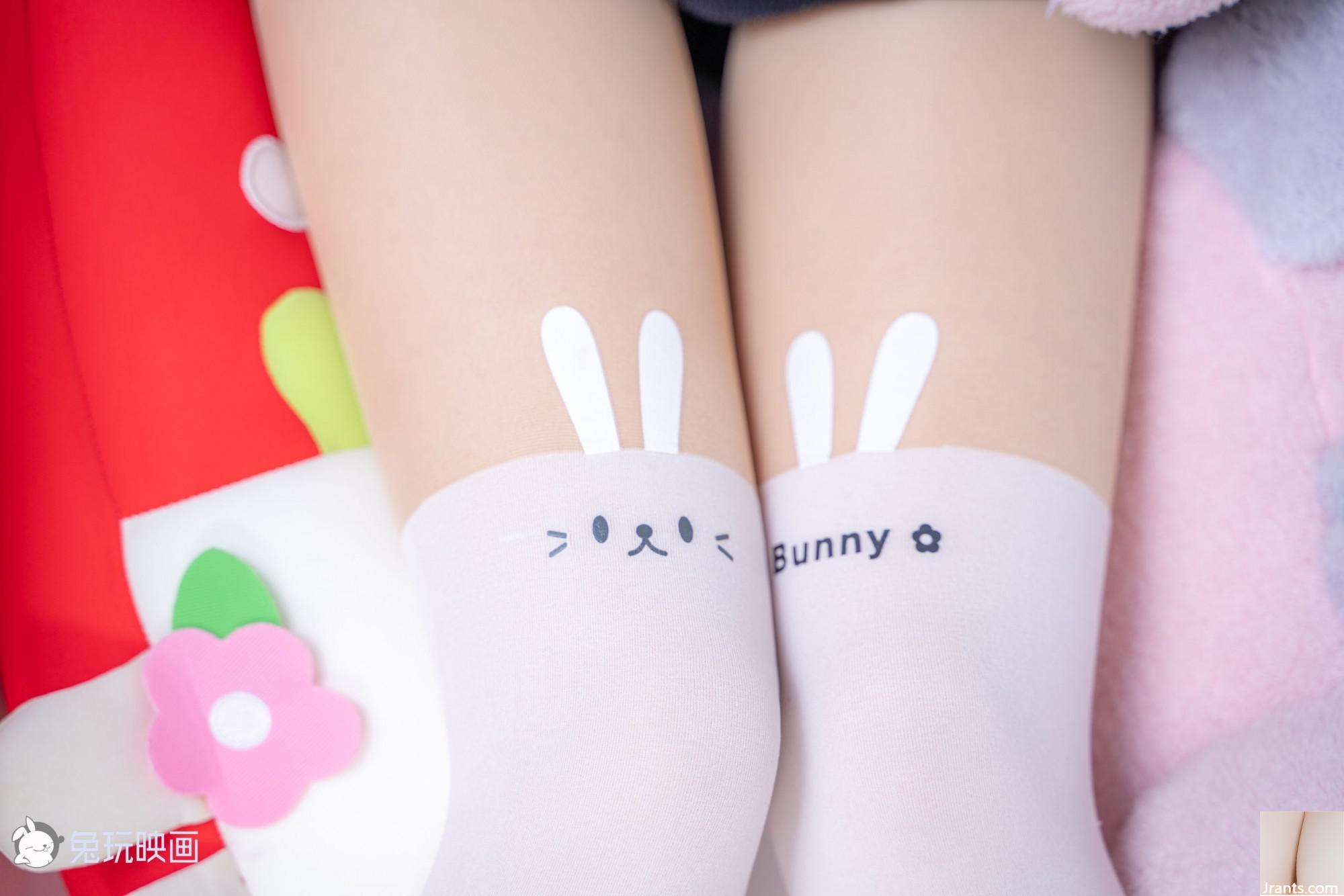 (Rabbit Plays With Movies) &#8211; Sexy Than Cute Rabbit Socks (46p)