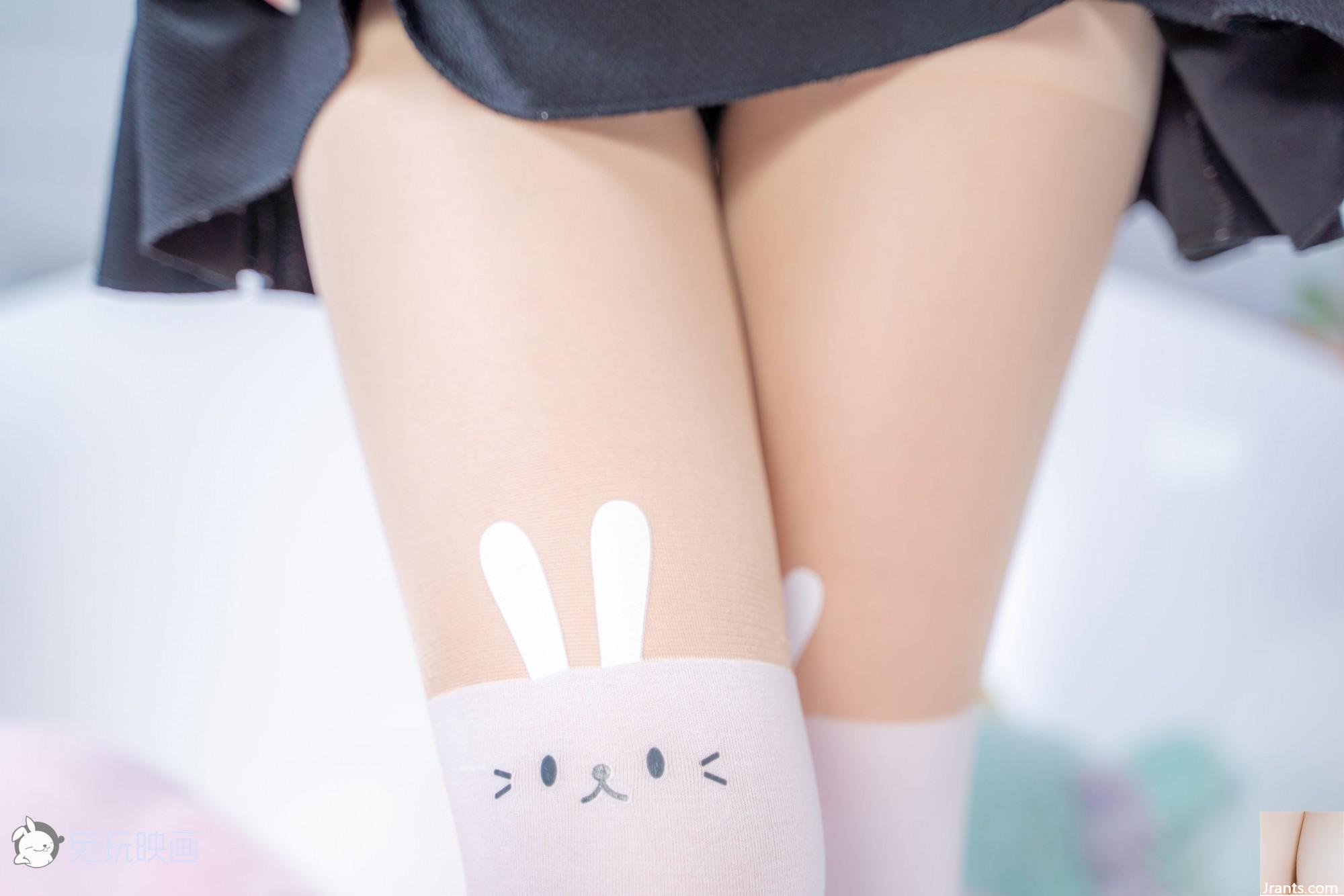 (Rabbit Plays With Movies) &#8211; Sexy Than Cute Rabbit Socks (46p)