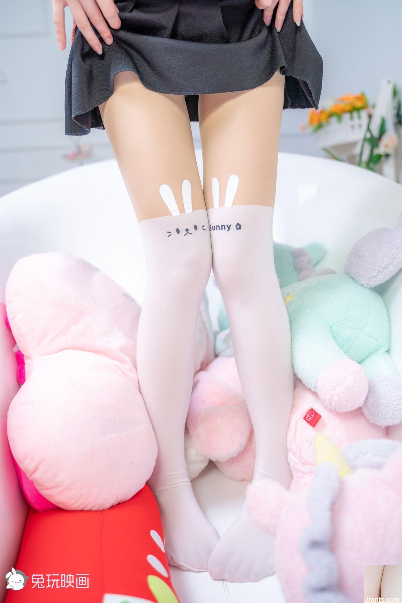 (Rabbit Plays With Movies) &#8211; Sexy Than Cute Rabbit Socks (46p)