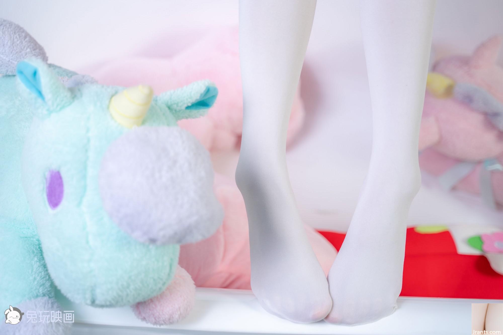 (Rabbit Plays With Movies) &#8211; Sexy Than Cute Rabbit Socks (46p)