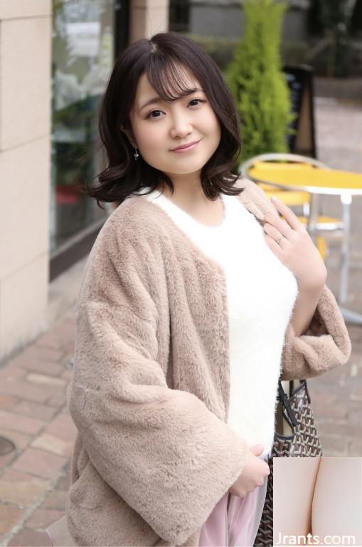 Miyazawa Chiharu (coleção de fotos oficial da esposa) Uma esposa carnívora que quer homens após seis meses de casamento (72p)