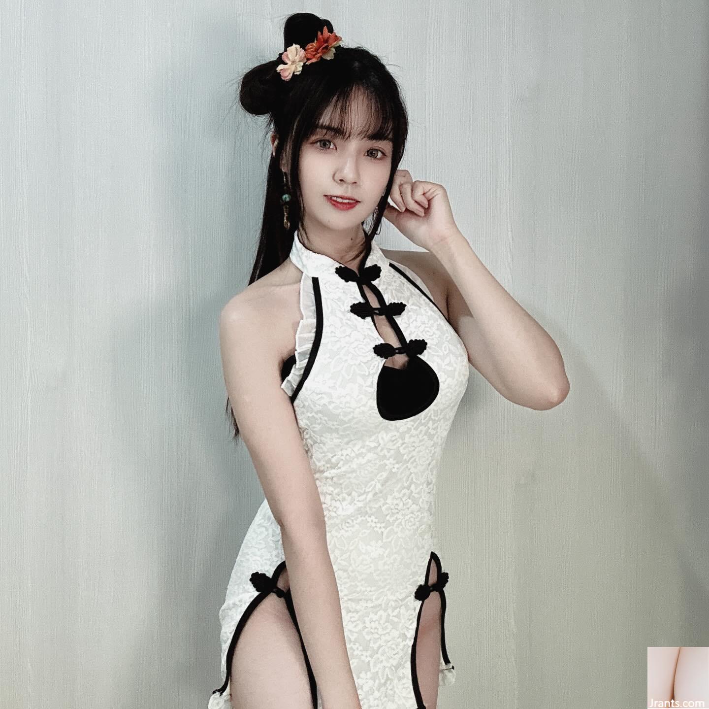 Snow White Deep Groove « Wu Yuanyong » Breasts blancs et tendres (19p)